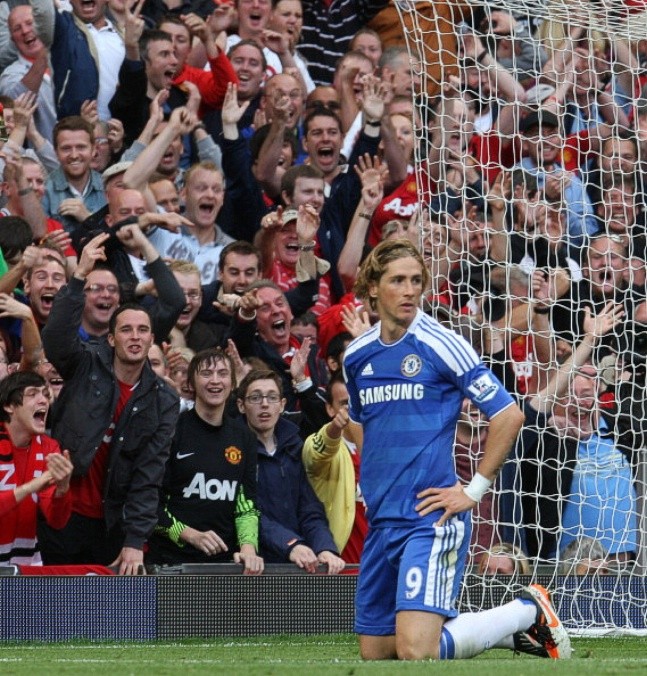18/9/2011, Manchester United thắng 3-1: Đây là khởi đầu của thời đại Andre Villas-Boas, và sự thay đổi lớn trong cuộc đối đầu này là hai bên không chút dè dặt, sẵn sàng ăn miếng trả miếng từng pha bóng. Cuối cùng, Man Utd chiến thắng 3-1. Trận đấu còn được nhớ tới với pha bỏ lỡ trước cầu môn trống của Fernando Torres.